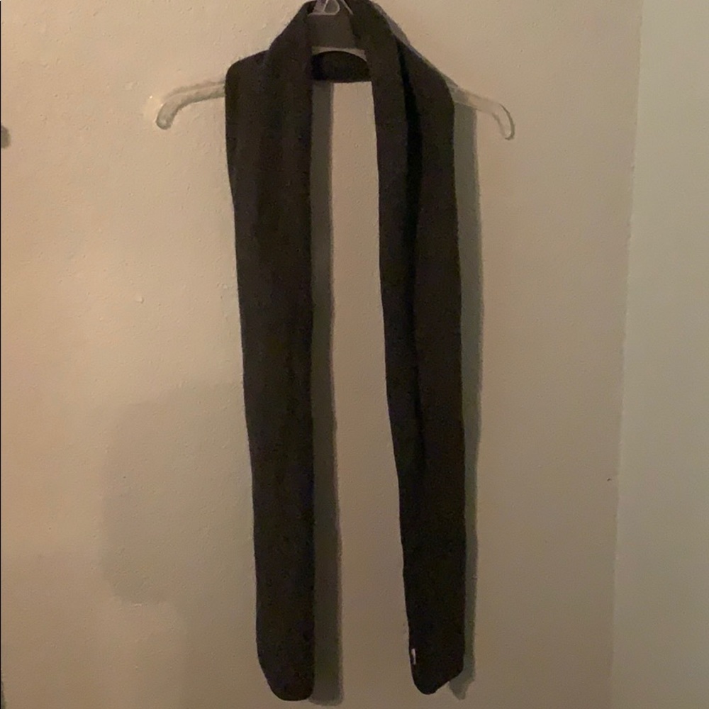 Women’s scarf